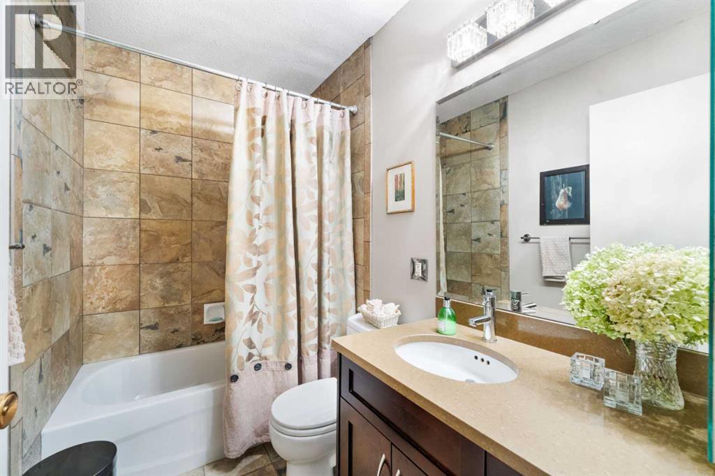 Single Family House Bi-level for Sale in  Thornwood Close NW Thorncliffe Calgary 