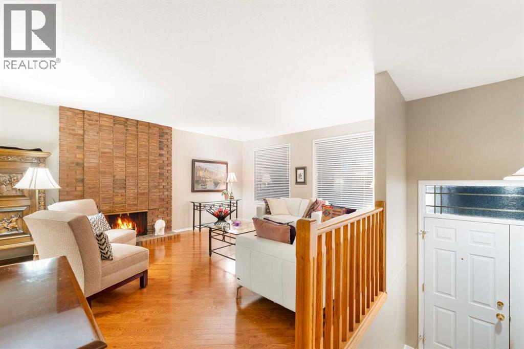 Single Family House Bi-level for Sale in  Thornwood Close NW Thorncliffe Calgary 