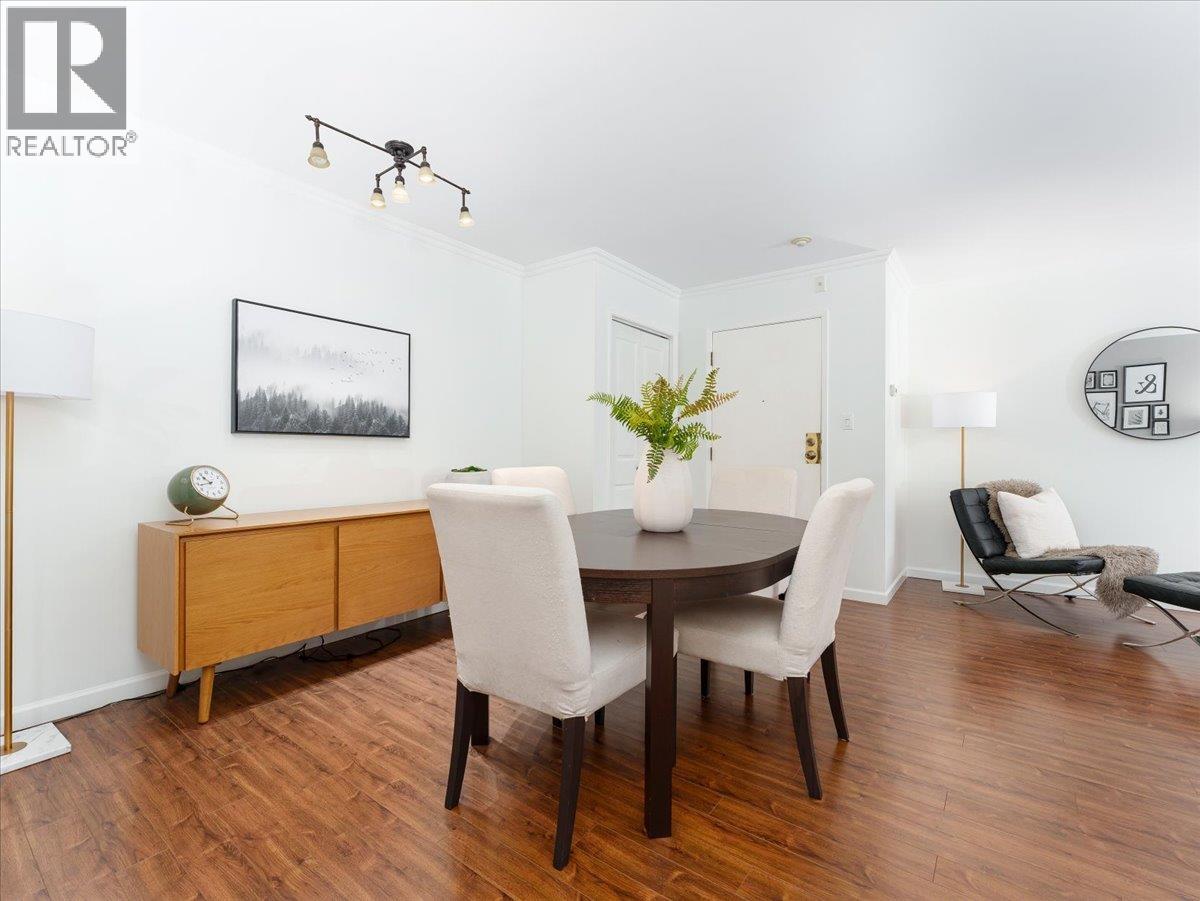 301 155 E 5TH STREET, North Vancouver