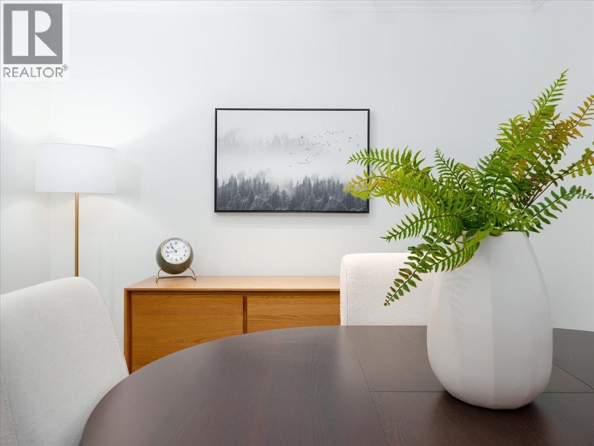 301 155 E 5TH STREET, North Vancouver