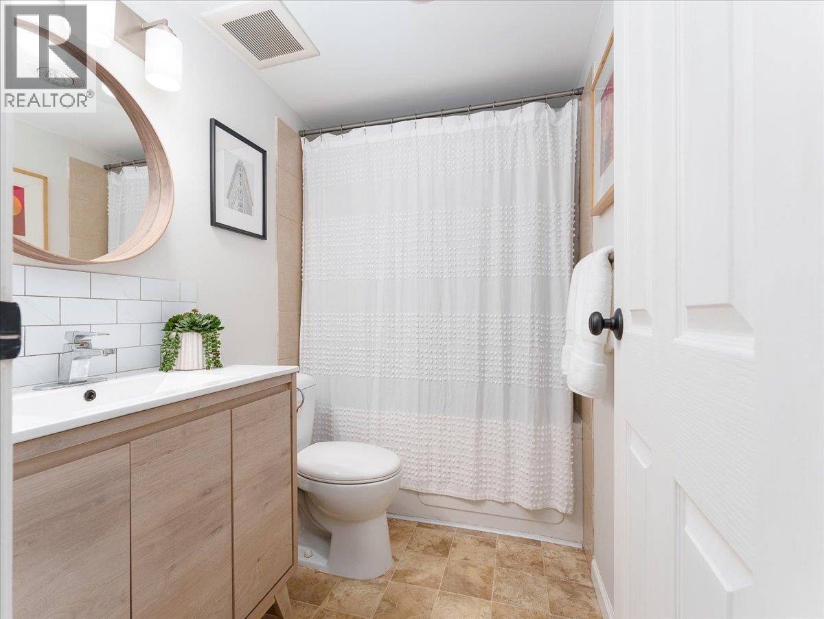 301 155 E 5TH STREET, North Vancouver