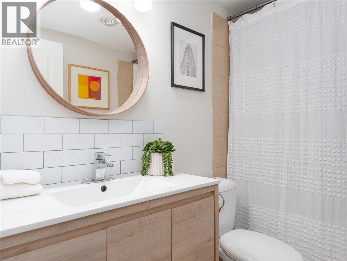 301 155 E 5TH STREET, North Vancouver