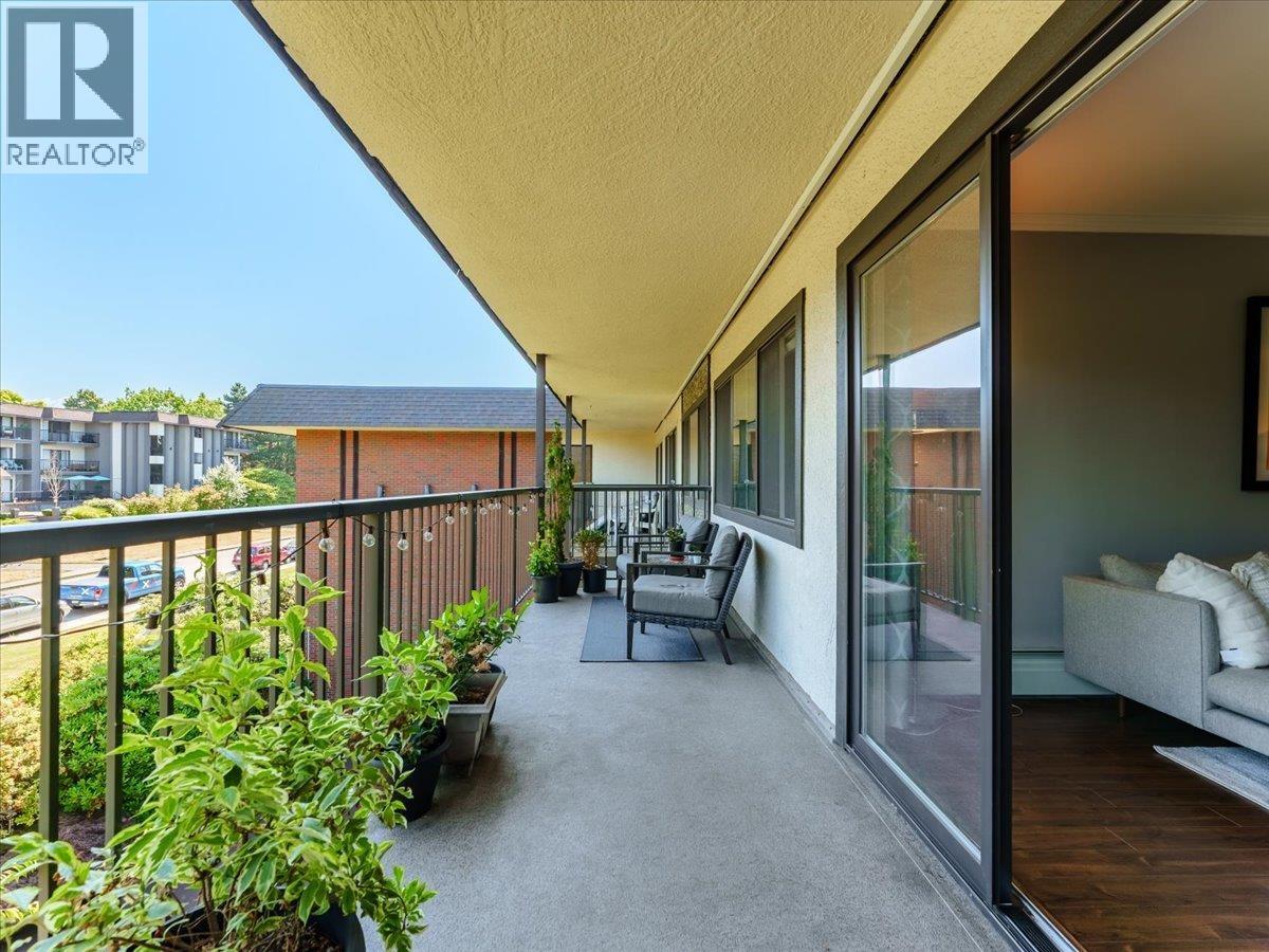 301 155 E 5TH STREET, North Vancouver