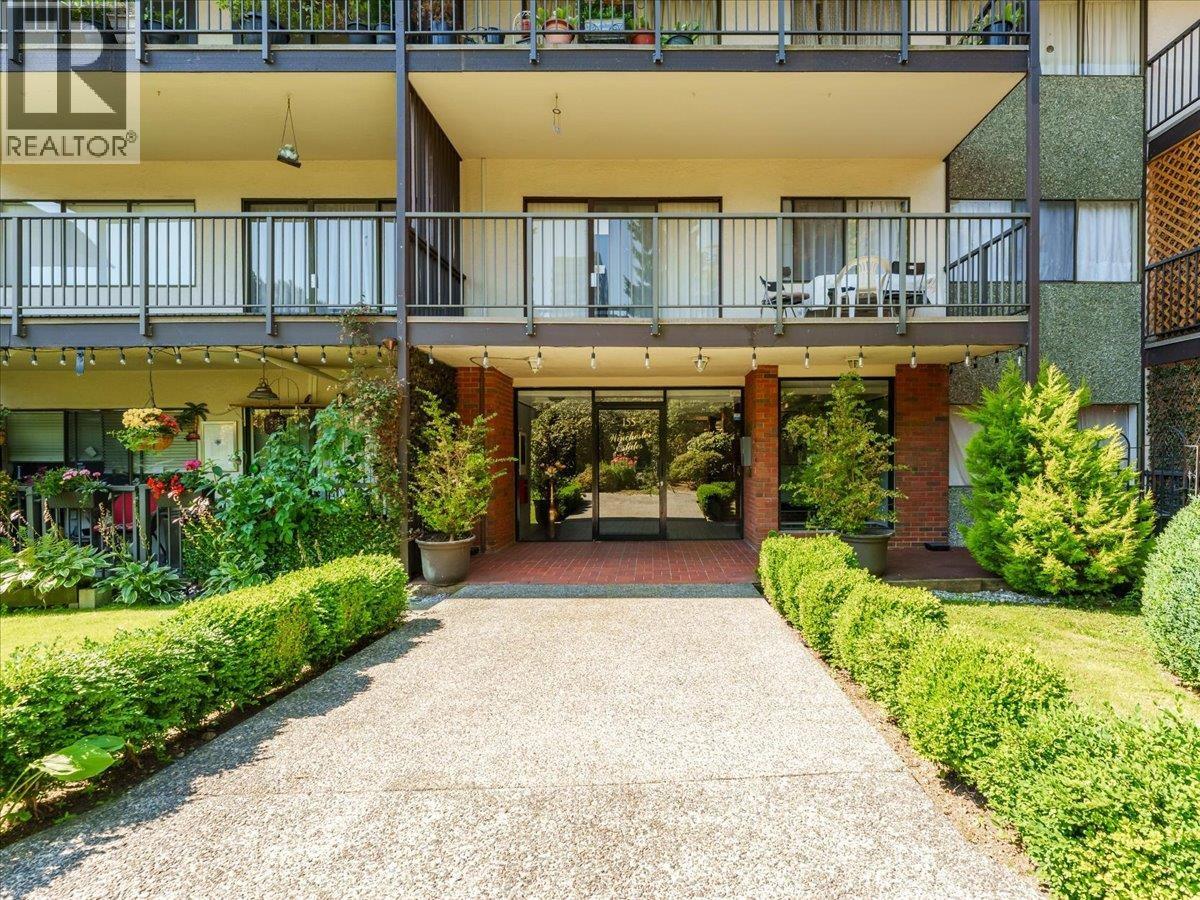 301 155 E 5TH STREET, North Vancouver