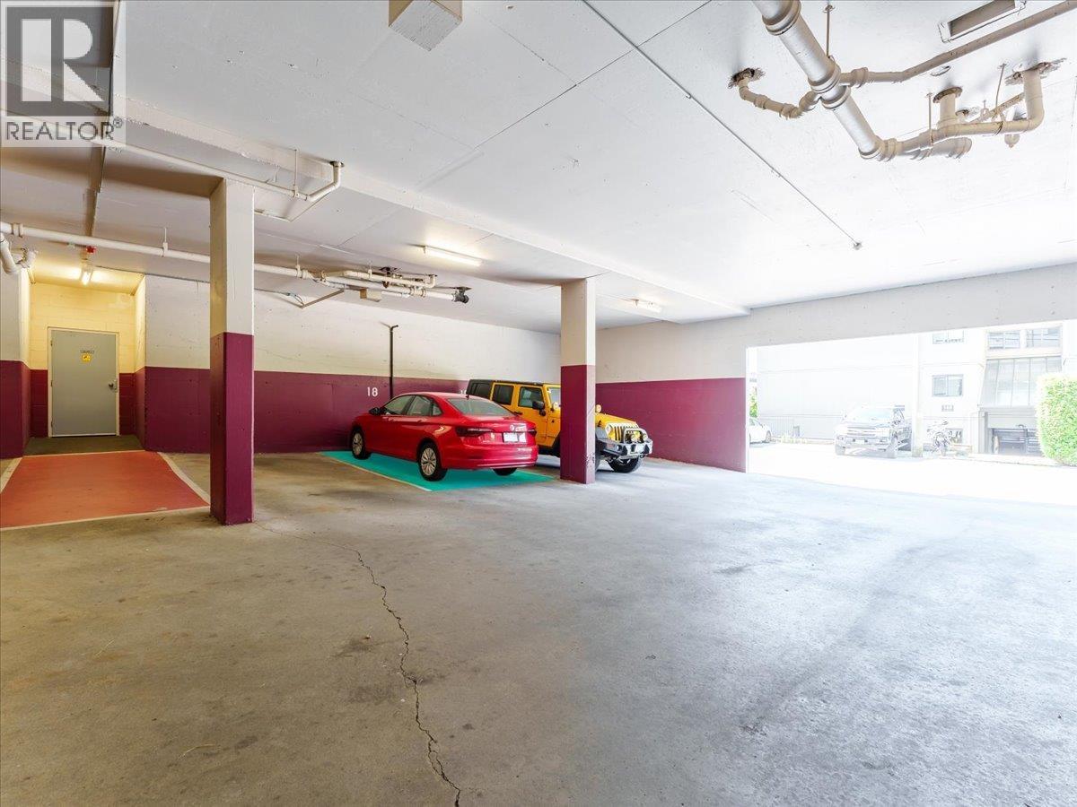 301 155 E 5TH STREET, North Vancouver