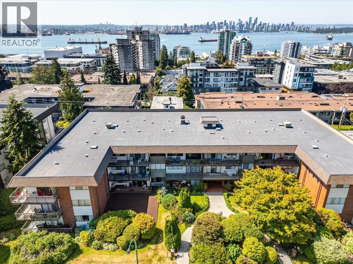 301 155 E 5TH STREET, North Vancouver