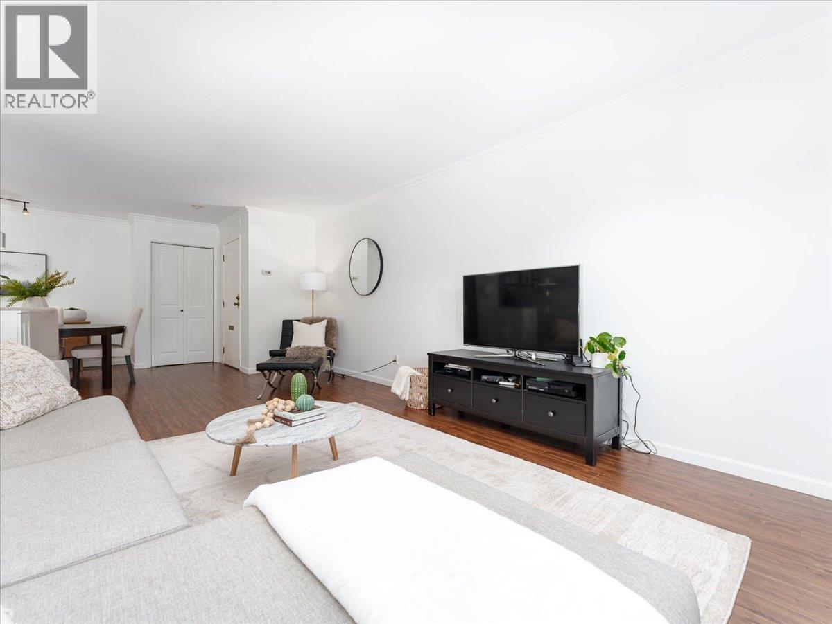 301 155 E 5TH STREET, North Vancouver