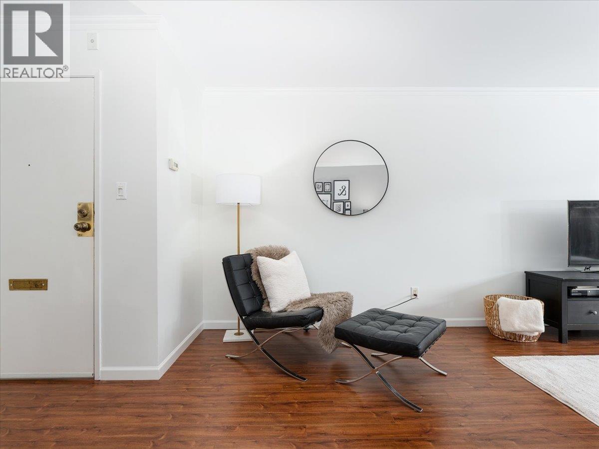 301 155 E 5TH STREET, North Vancouver