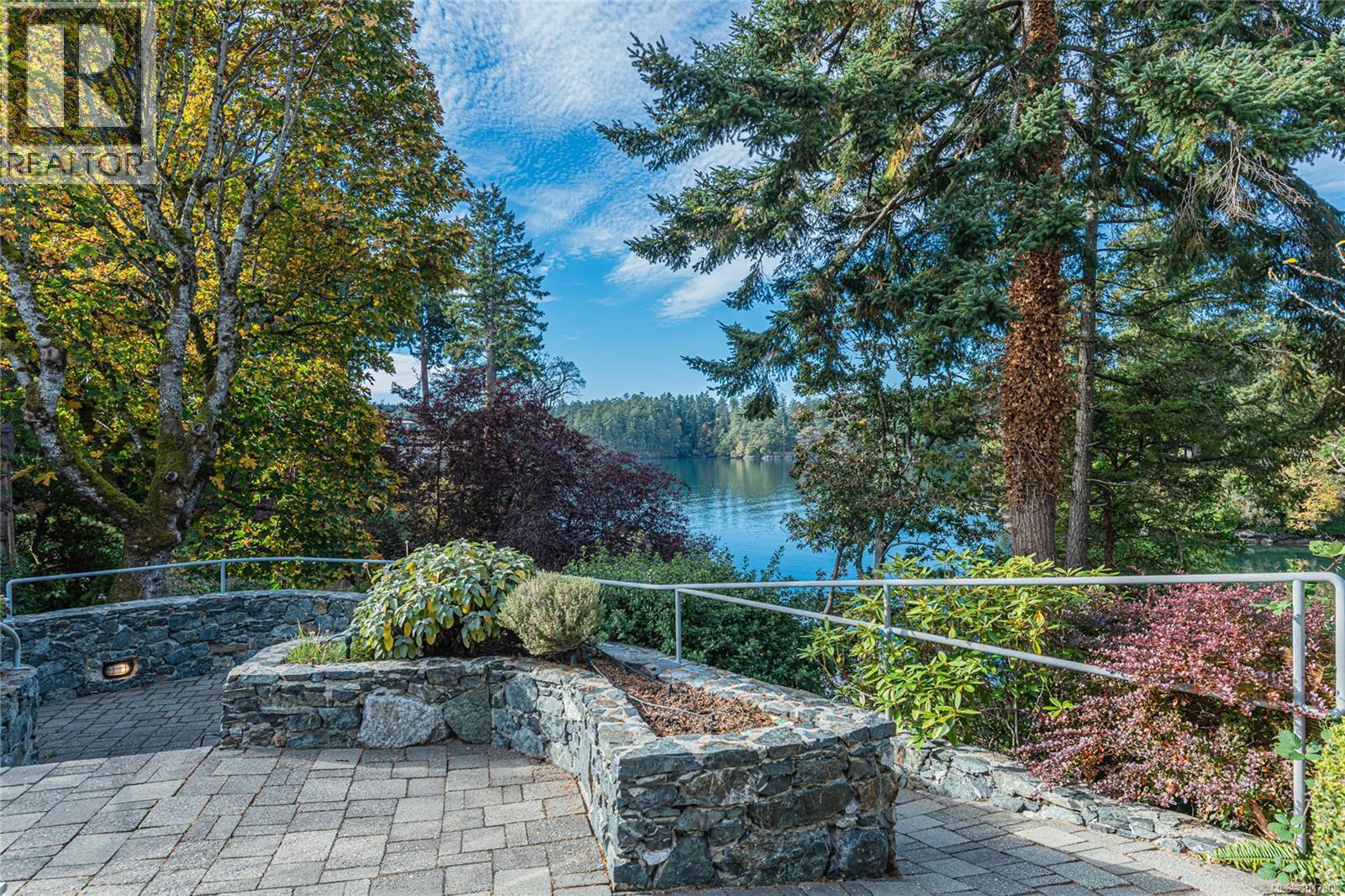  7 Governors Point Road, View Royal