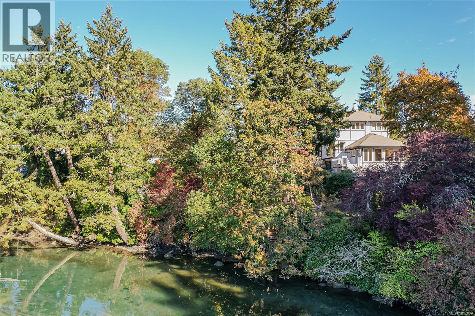  7 Governors Point Road, View Royal