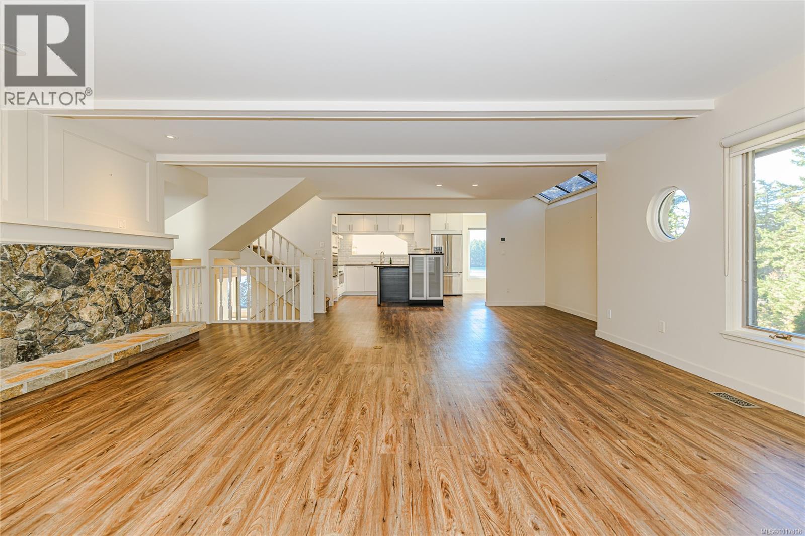  7 Governors Point Road, View Royal