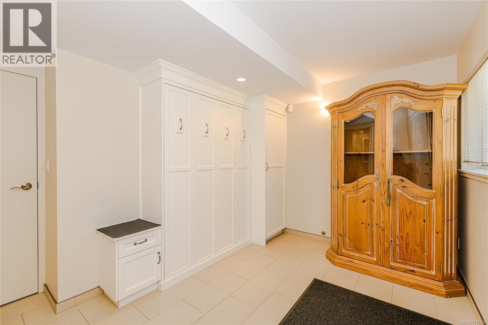  7 Governors Point Road, View Royal