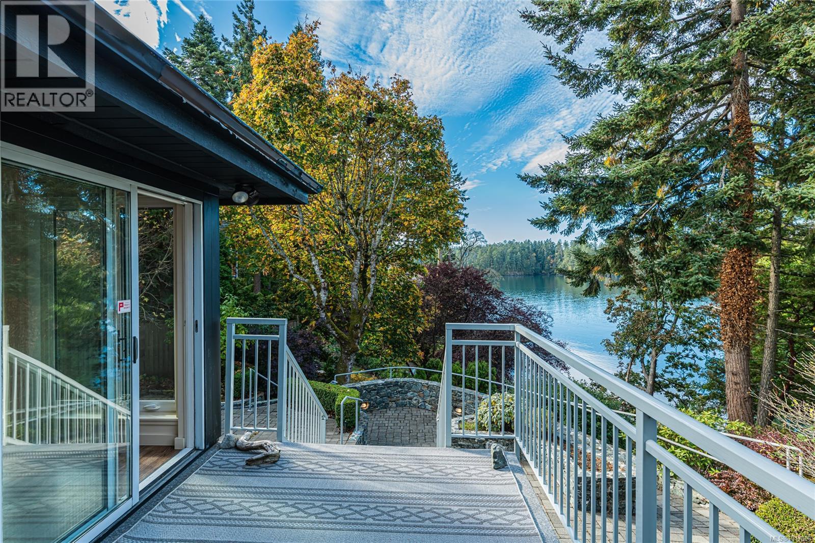  7 Governors Point Road, View Royal