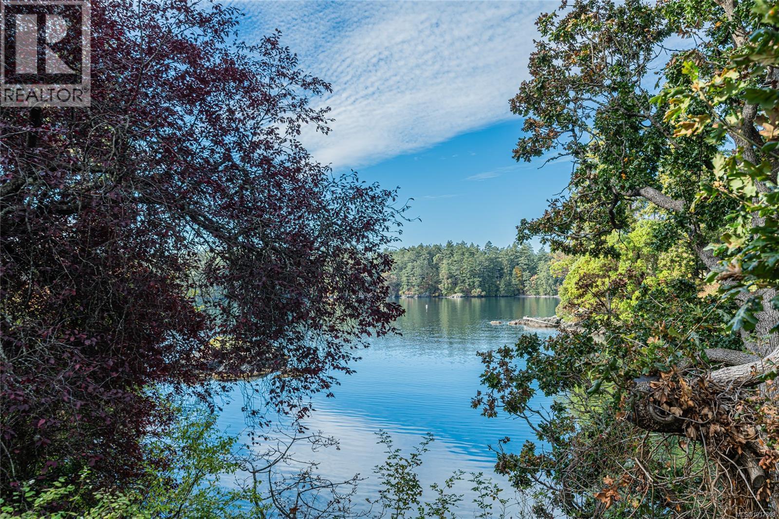  7 Governors Point Road, View Royal