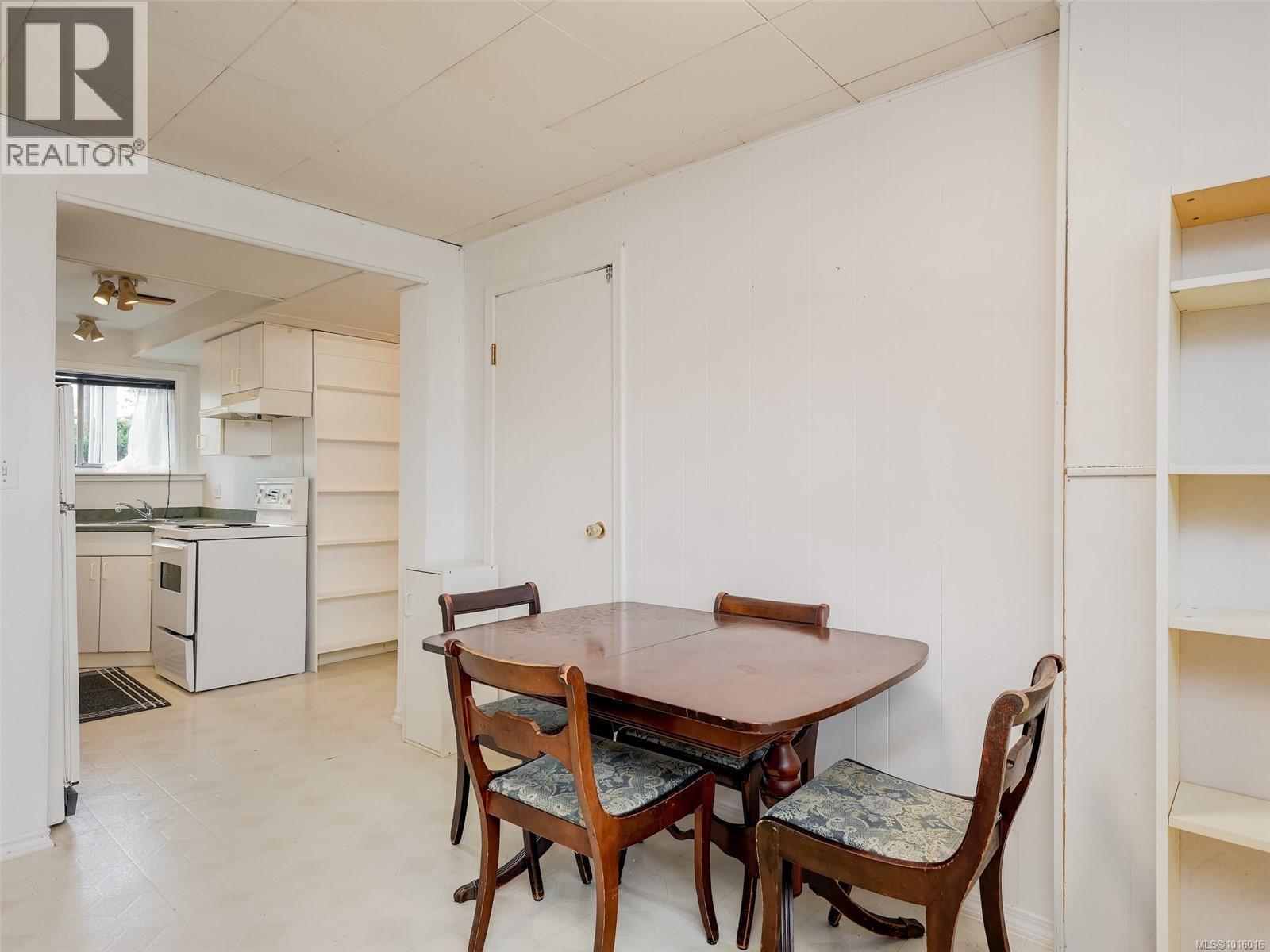  3983 Oakwood Street, Saanich
