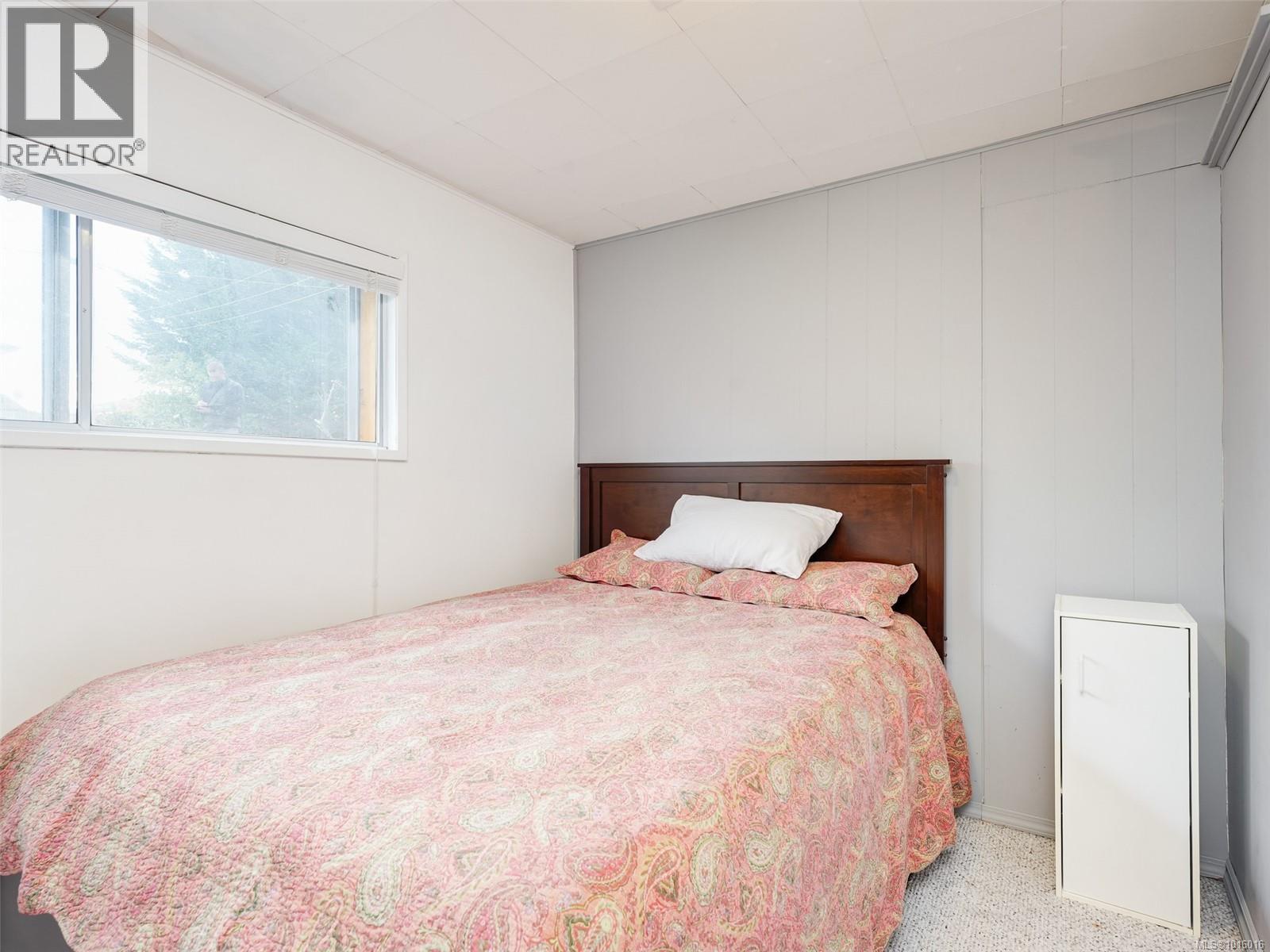  3983 Oakwood Street, Saanich