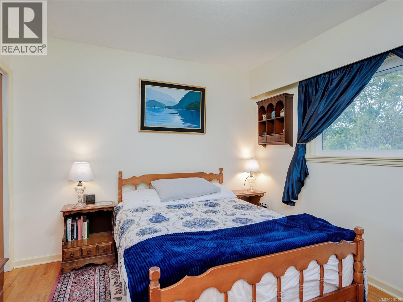  3983 Oakwood Street, Saanich