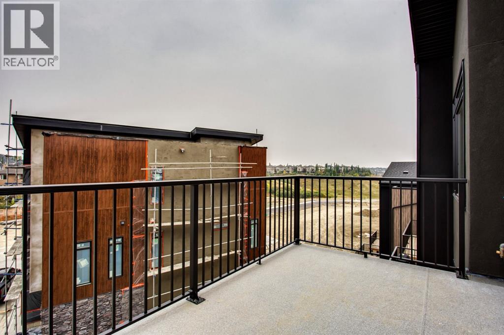 Single Family House for Sale in  Royal Elm Road NW Royal Oak Calgary 