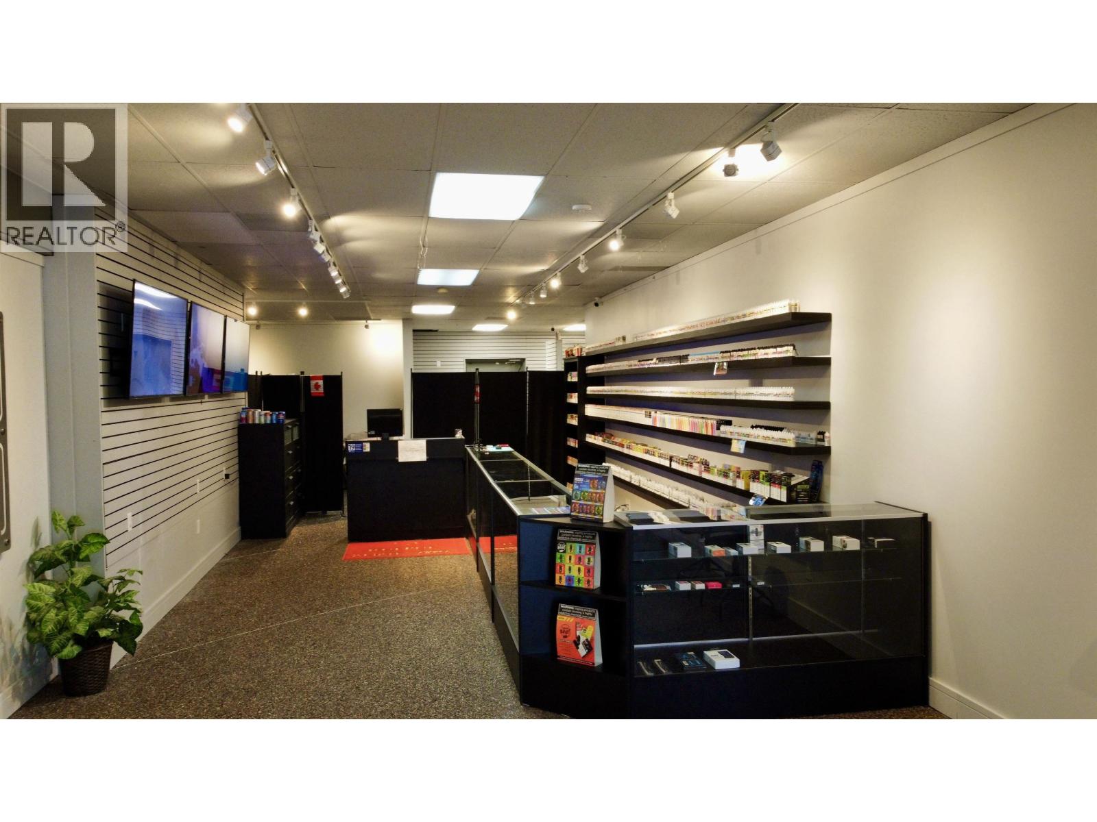 2 771 GIBSONS WAY, Gibsons