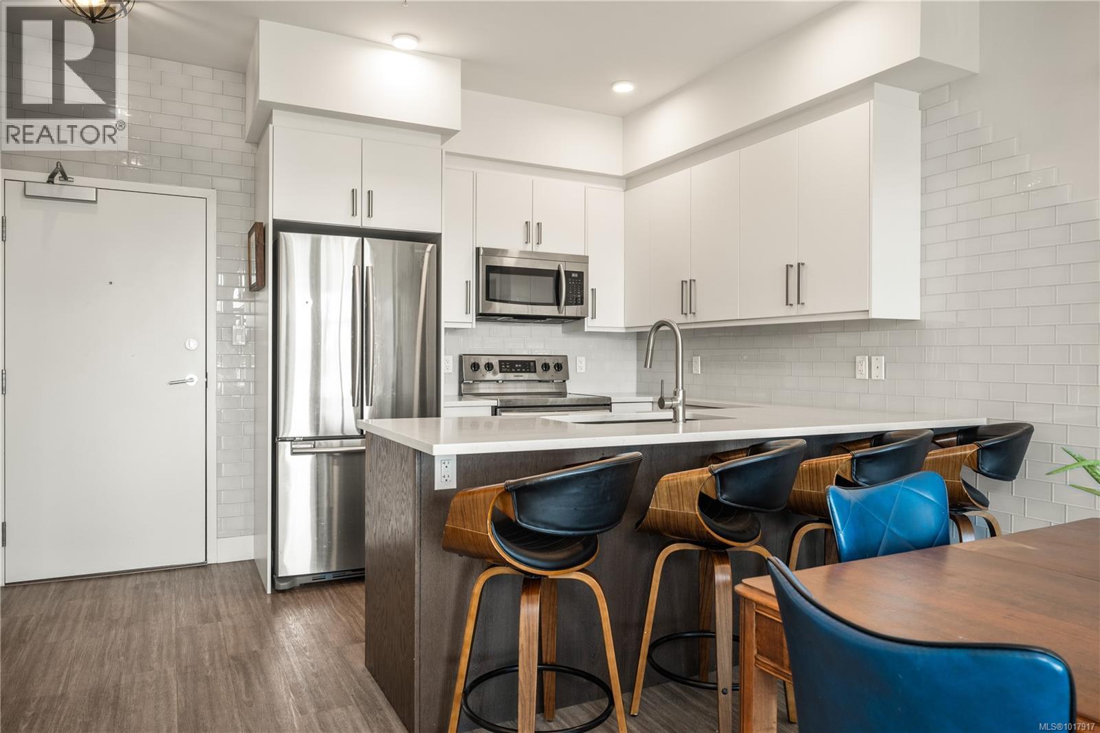 301 525 Third St, Nanaimo