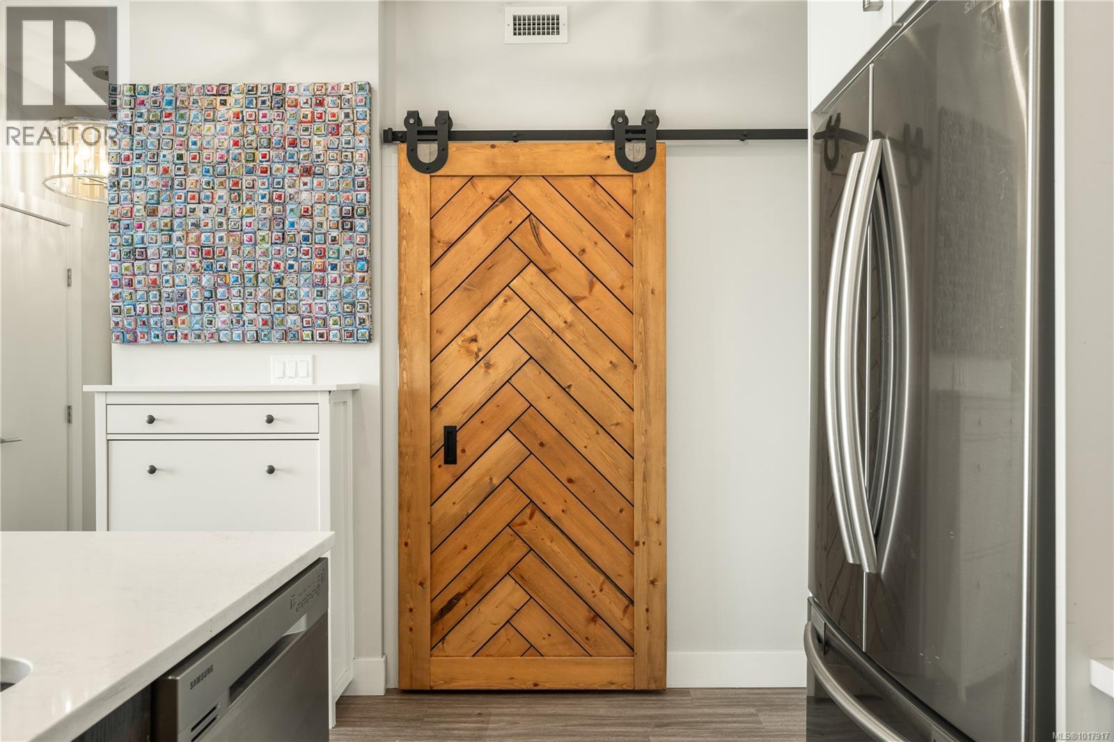 301 525 Third St, Nanaimo