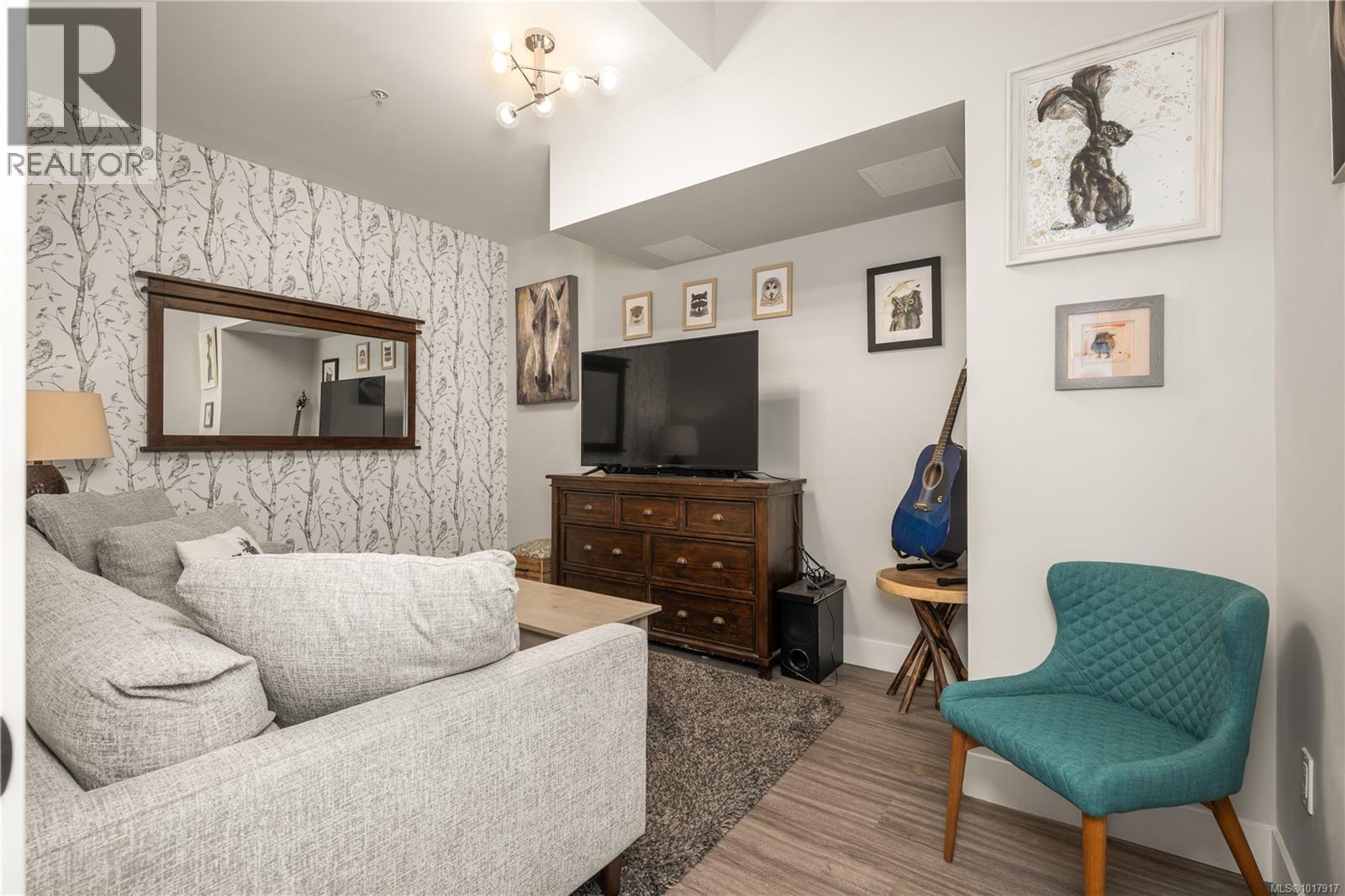 301 525 Third St, Nanaimo