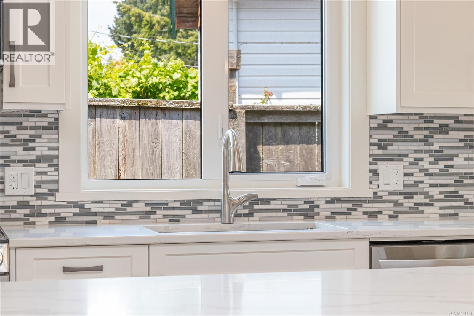 317 Pioneer Cres, Parksville