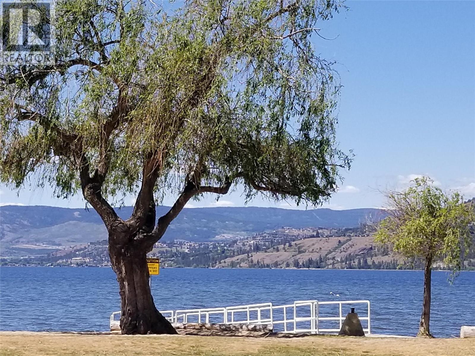 3599 Lakeshore Road, Kelowna