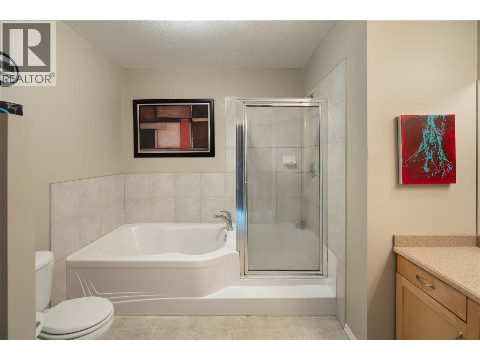 408 1327 St Paul Street, Kelowna