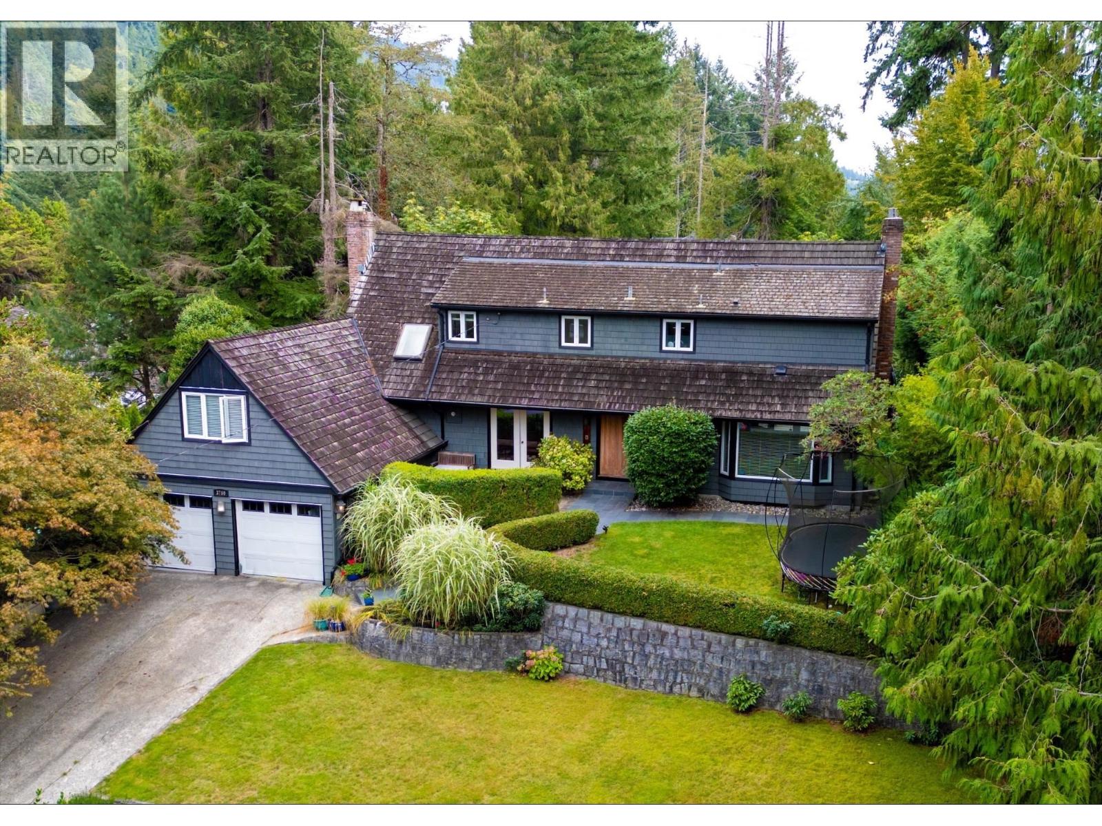 3760 BAYRIDGE AVENUE, West Vancouver