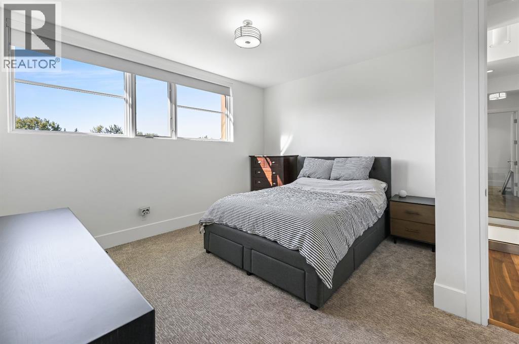 Single Family House for Sale in   Street SW Elbow Park Calgary 