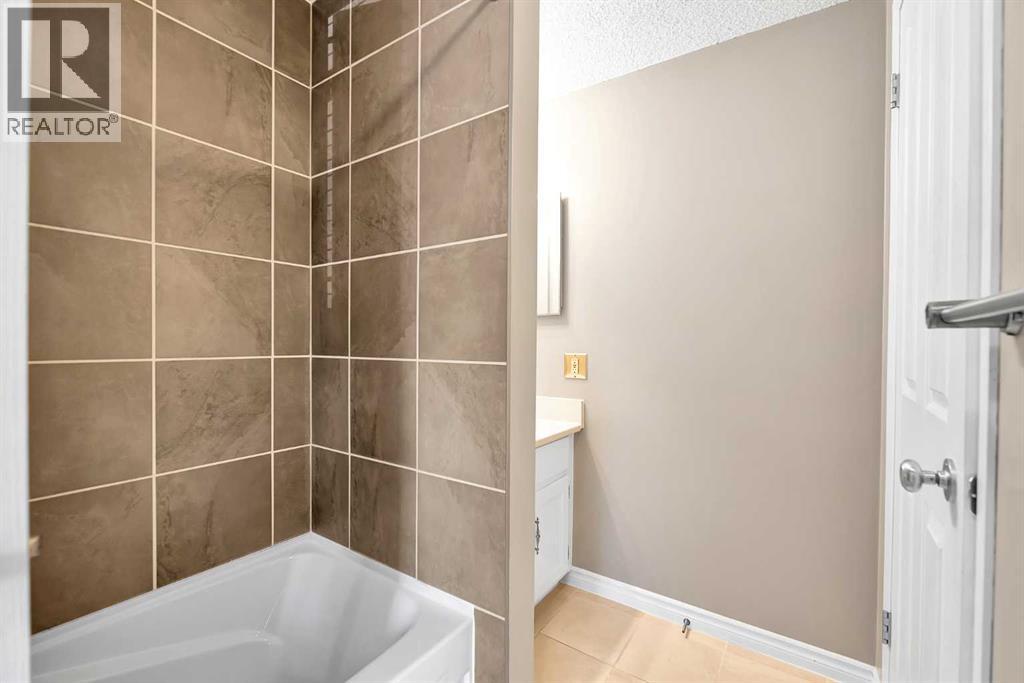 Single Family House for Sale in  Edgedale Road NW Edgemont Calgary 