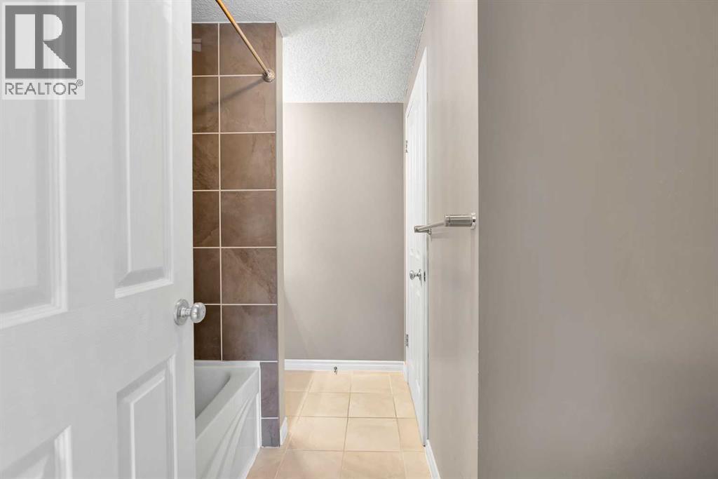 Single Family House for Sale in  Edgedale Road NW Edgemont Calgary 