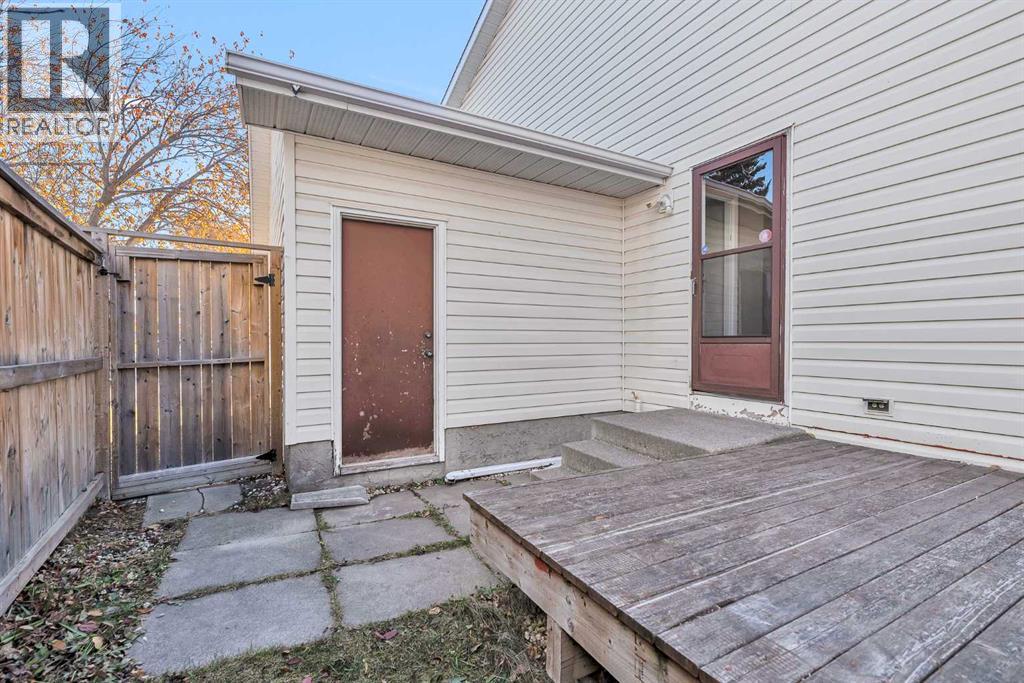 Single Family House for Sale in  Edgedale Road NW Edgemont Calgary 