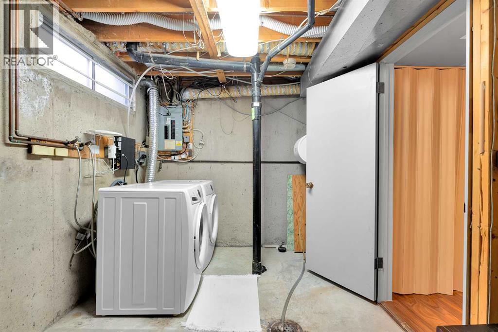 Single Family House for Sale in  Edgedale Road NW Edgemont Calgary 