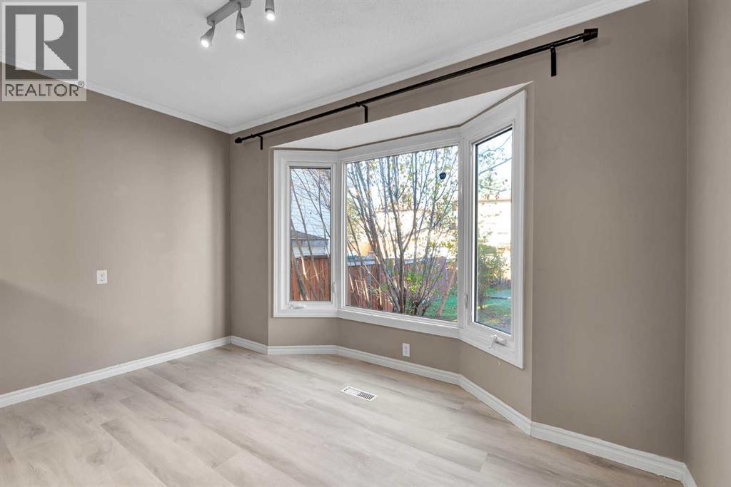 Single Family House for Sale in  Edgedale Road NW Edgemont Calgary 