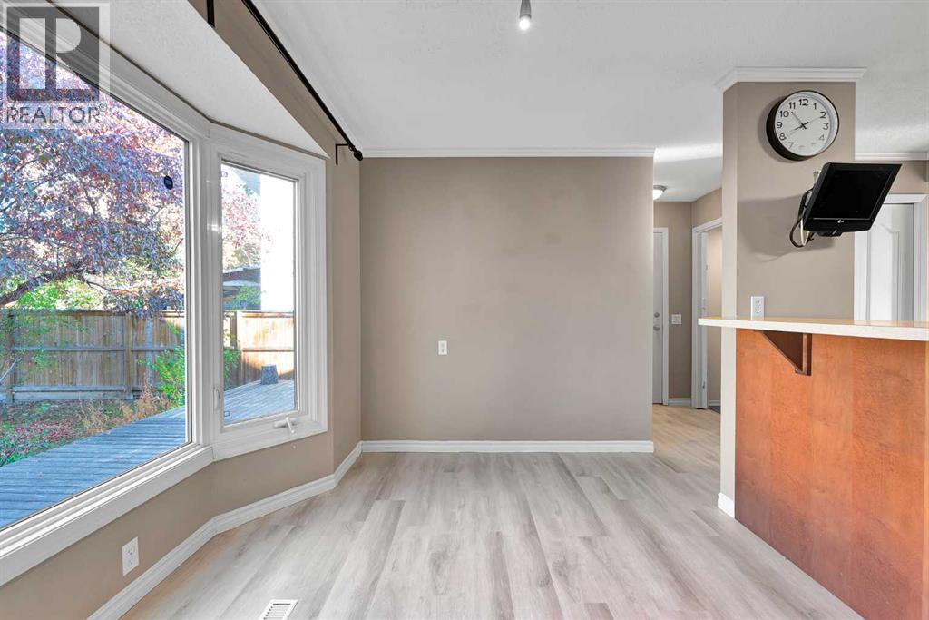 Single Family House for Sale in  Edgedale Road NW Edgemont Calgary 