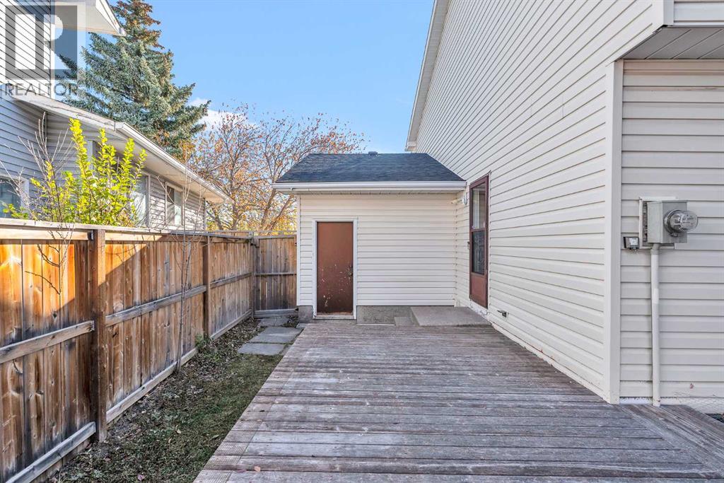 Single Family House for Sale in  Edgedale Road NW Edgemont Calgary 