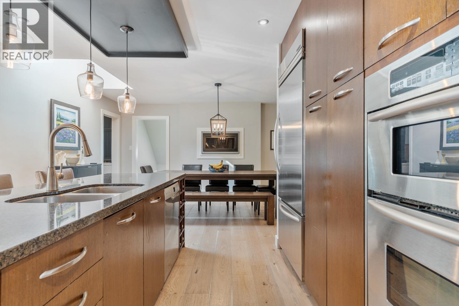 3760 BAYRIDGE AVENUE, West Vancouver