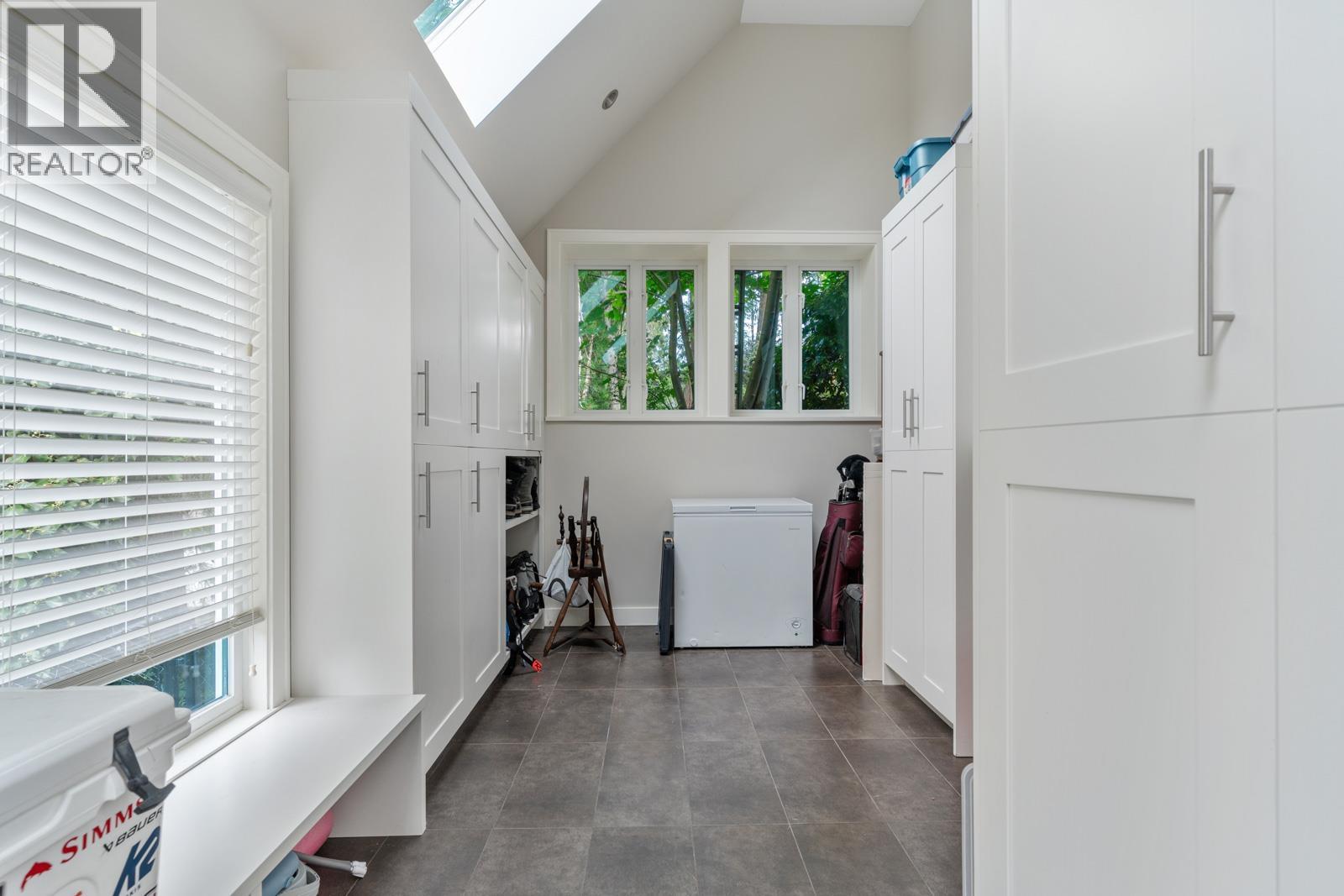 3760 BAYRIDGE AVENUE, West Vancouver