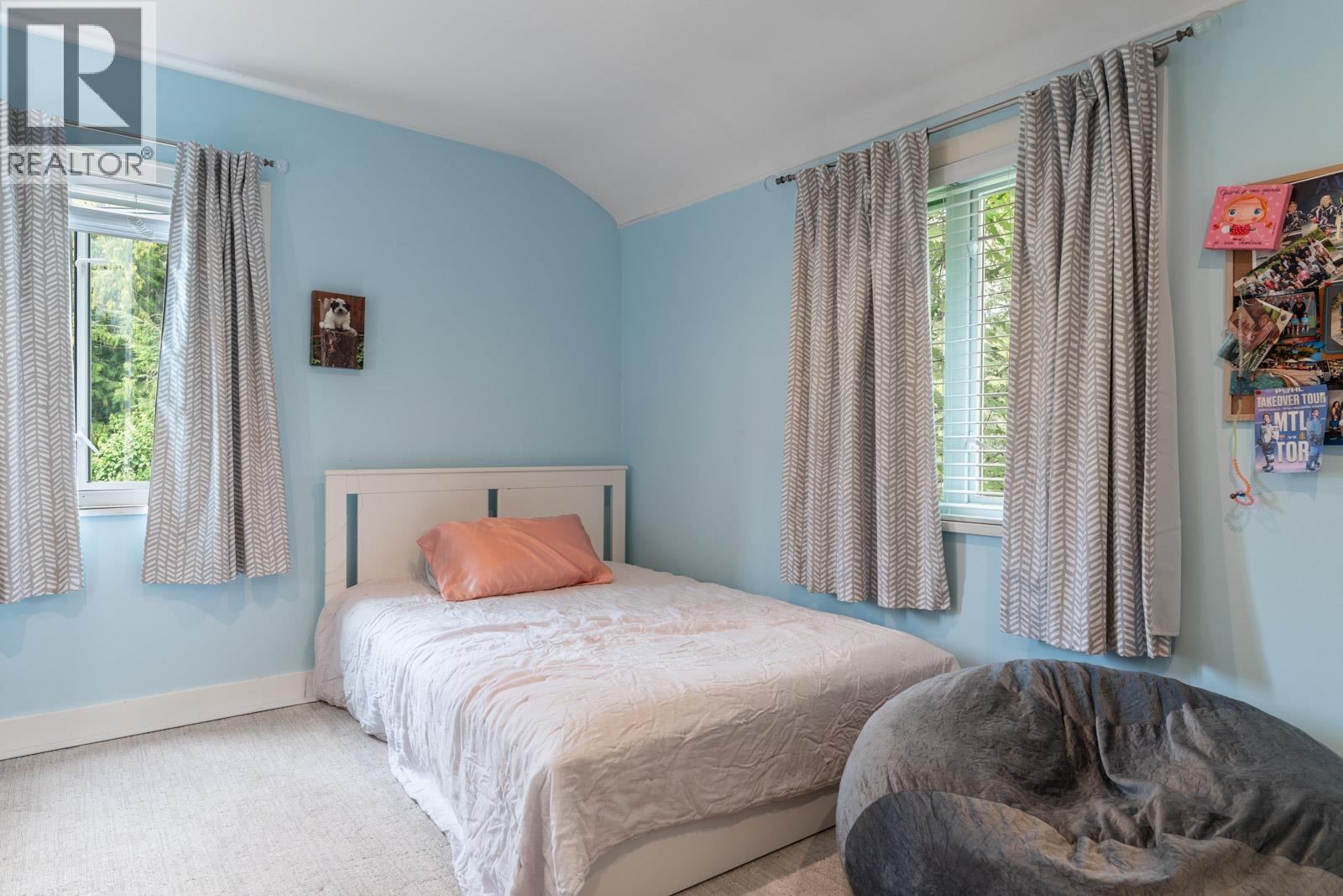 3760 BAYRIDGE AVENUE, West Vancouver