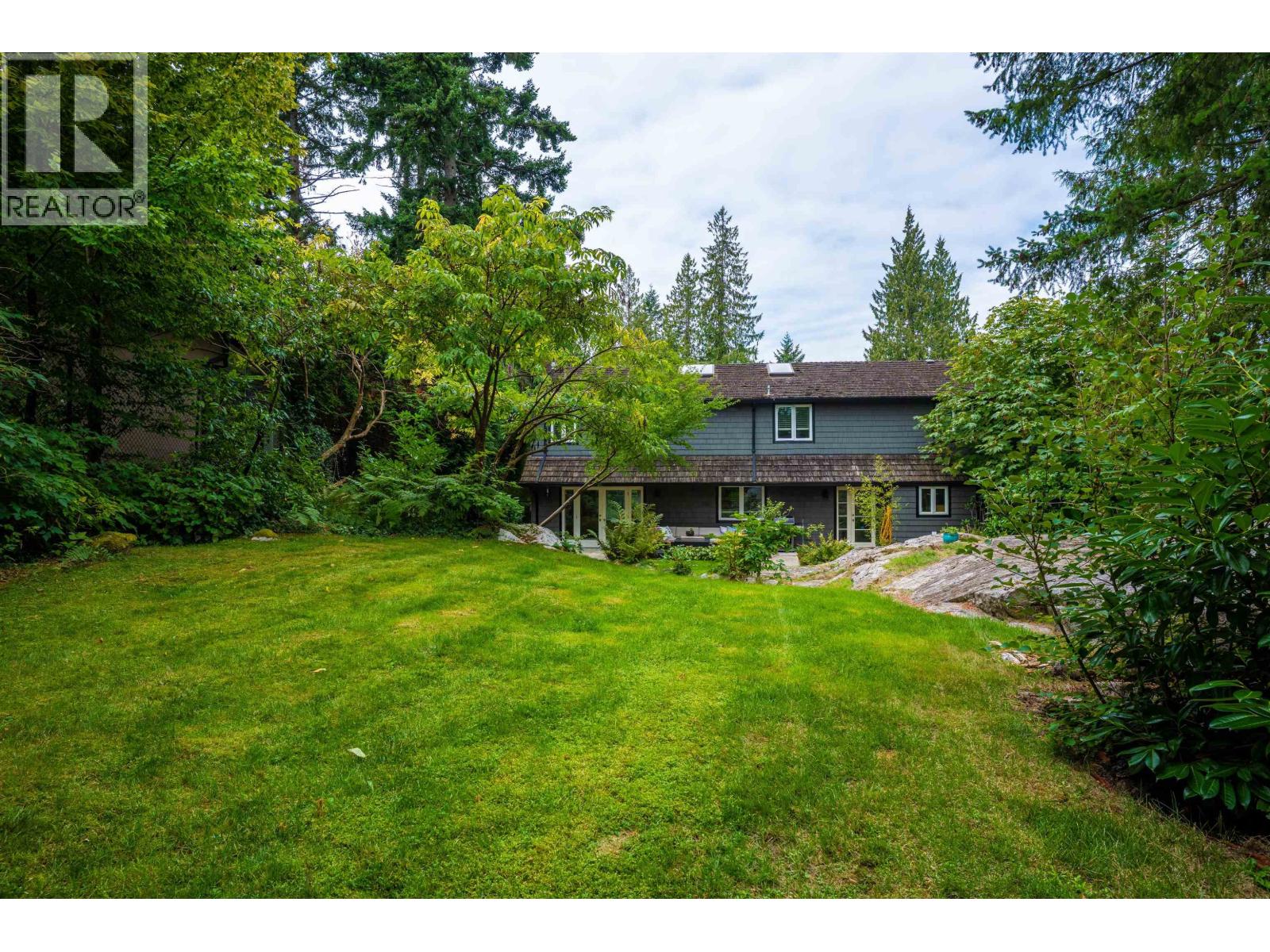 3760 BAYRIDGE AVENUE, West Vancouver