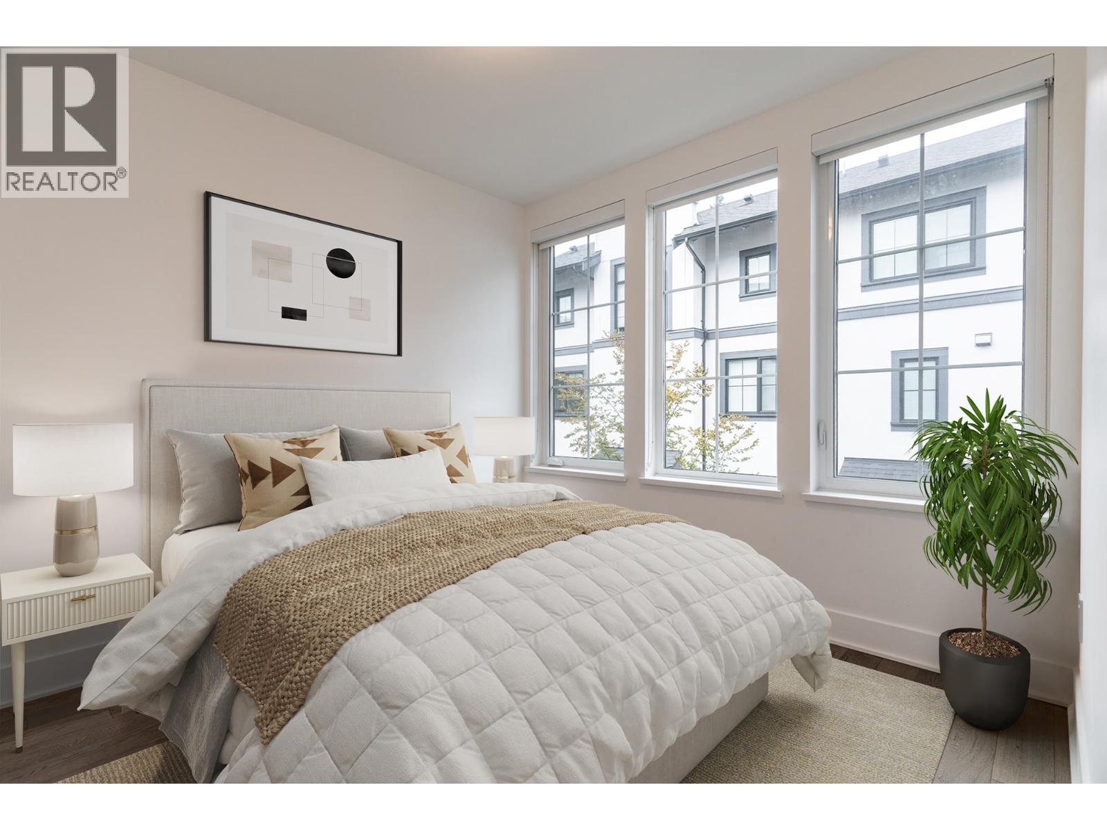 125 2070 CURLING ROAD, North Vancouver