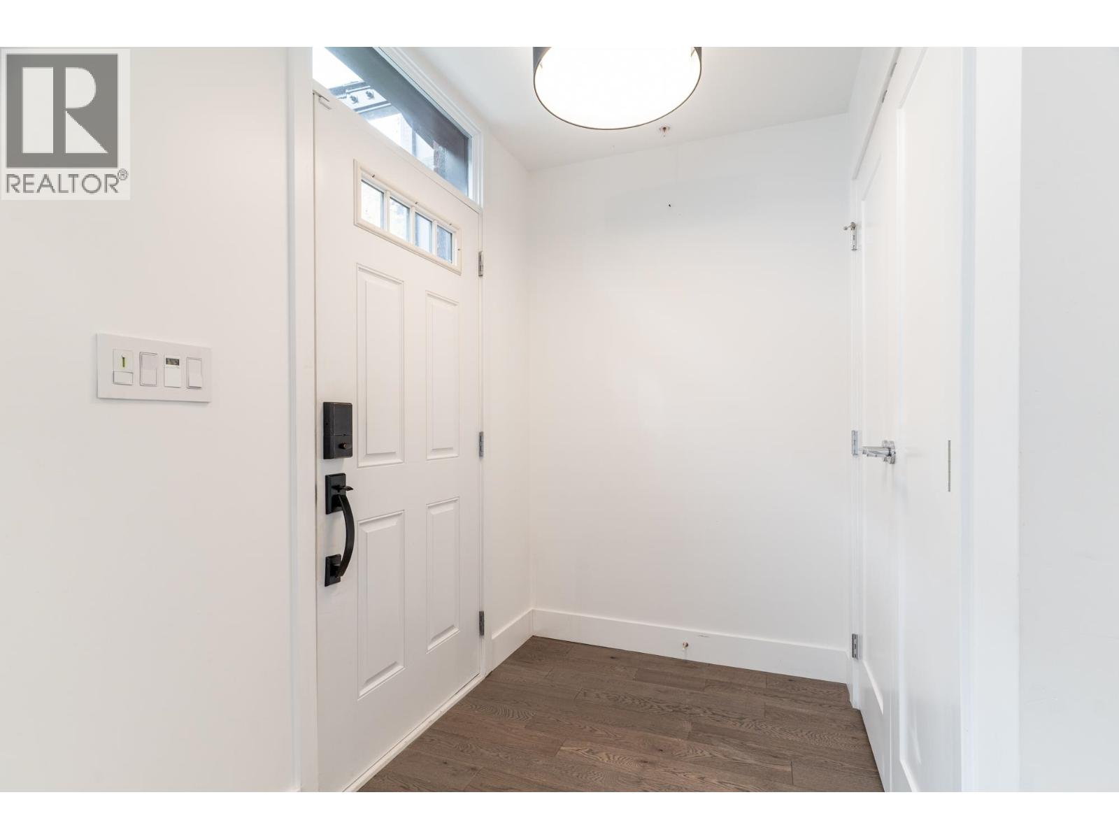 125 2070 CURLING ROAD, North Vancouver