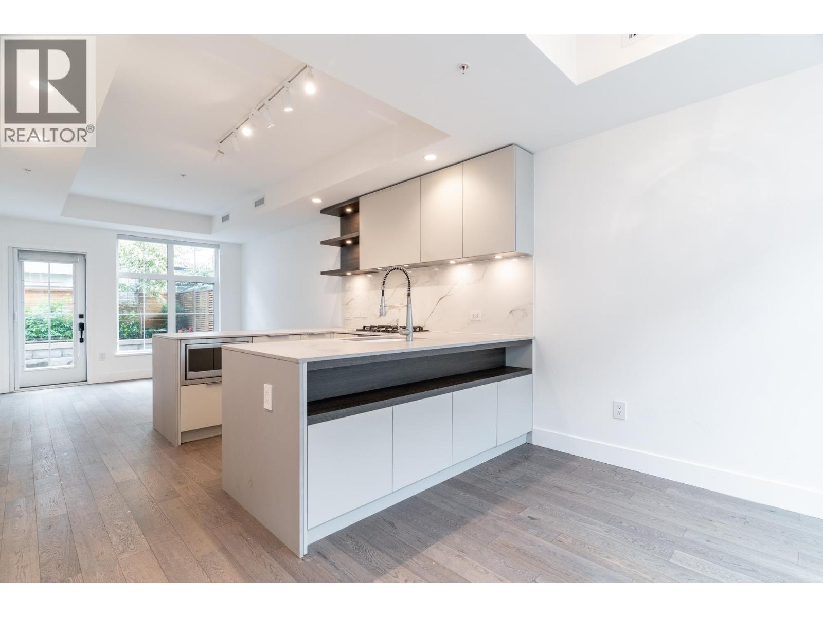 125 2070 CURLING ROAD, North Vancouver