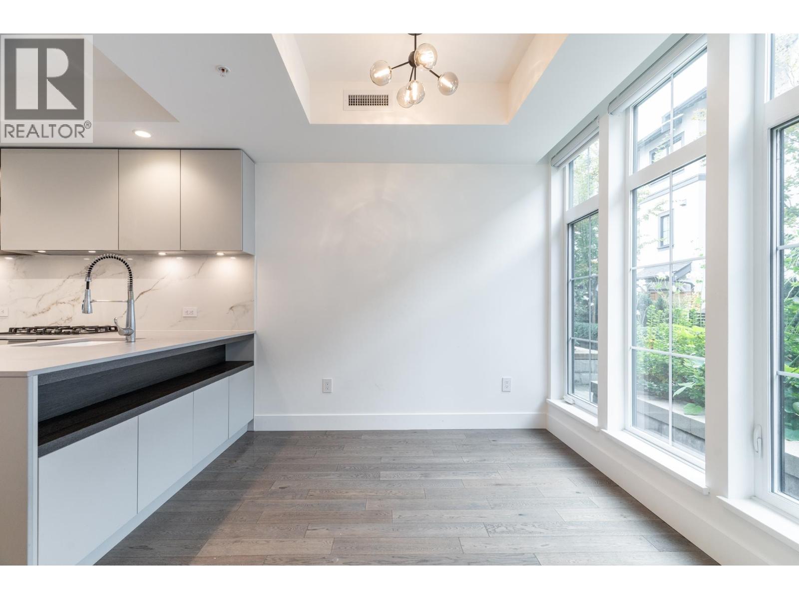 125 2070 CURLING ROAD, North Vancouver