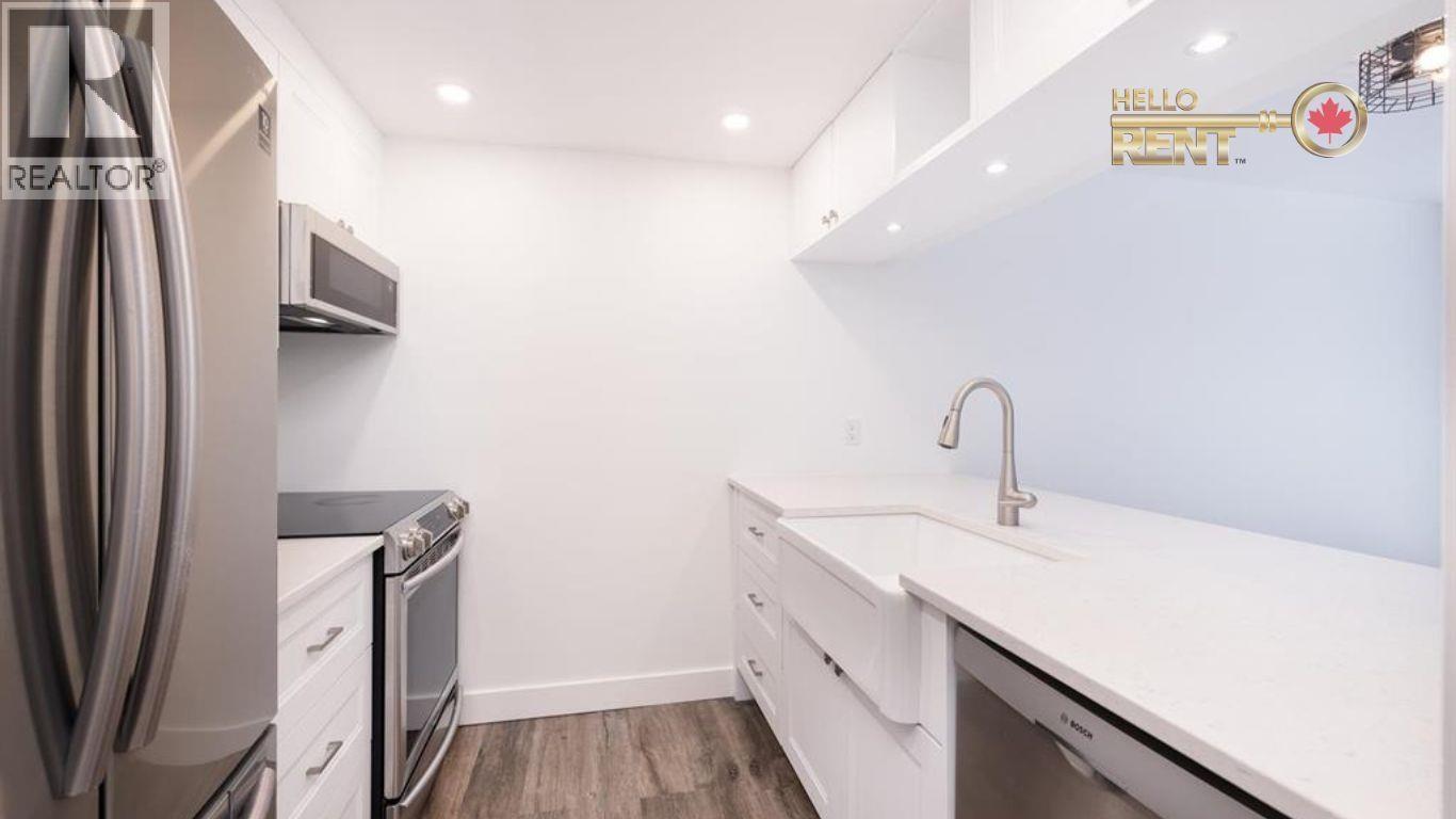 3182 MOUNTAIN HIGHWAY, North Vancouver