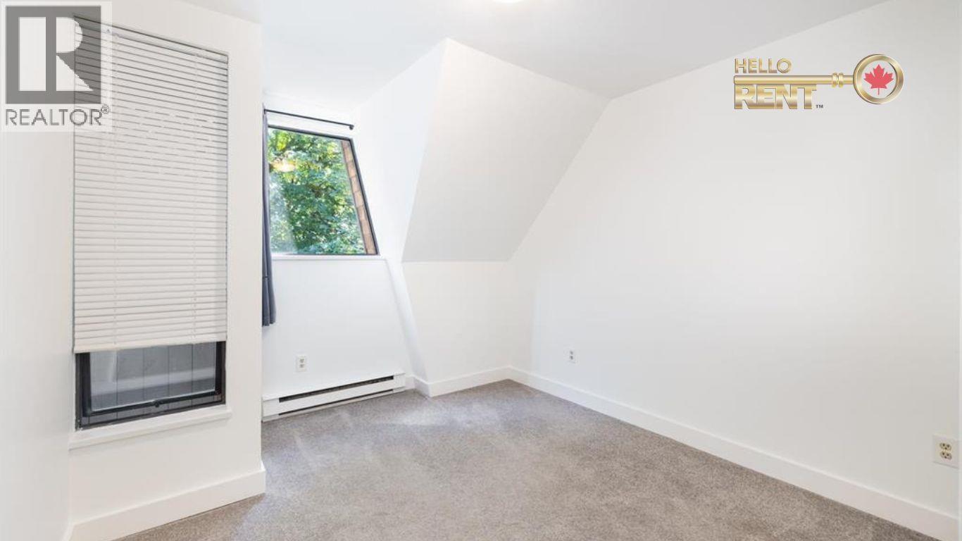 3182 MOUNTAIN HIGHWAY, North Vancouver