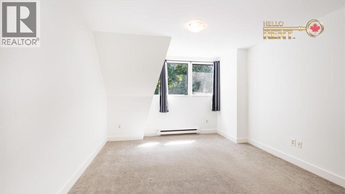 3182 MOUNTAIN HIGHWAY, North Vancouver