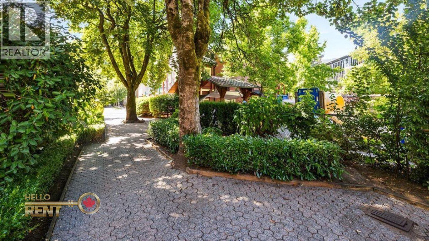 3182 MOUNTAIN HIGHWAY, North Vancouver